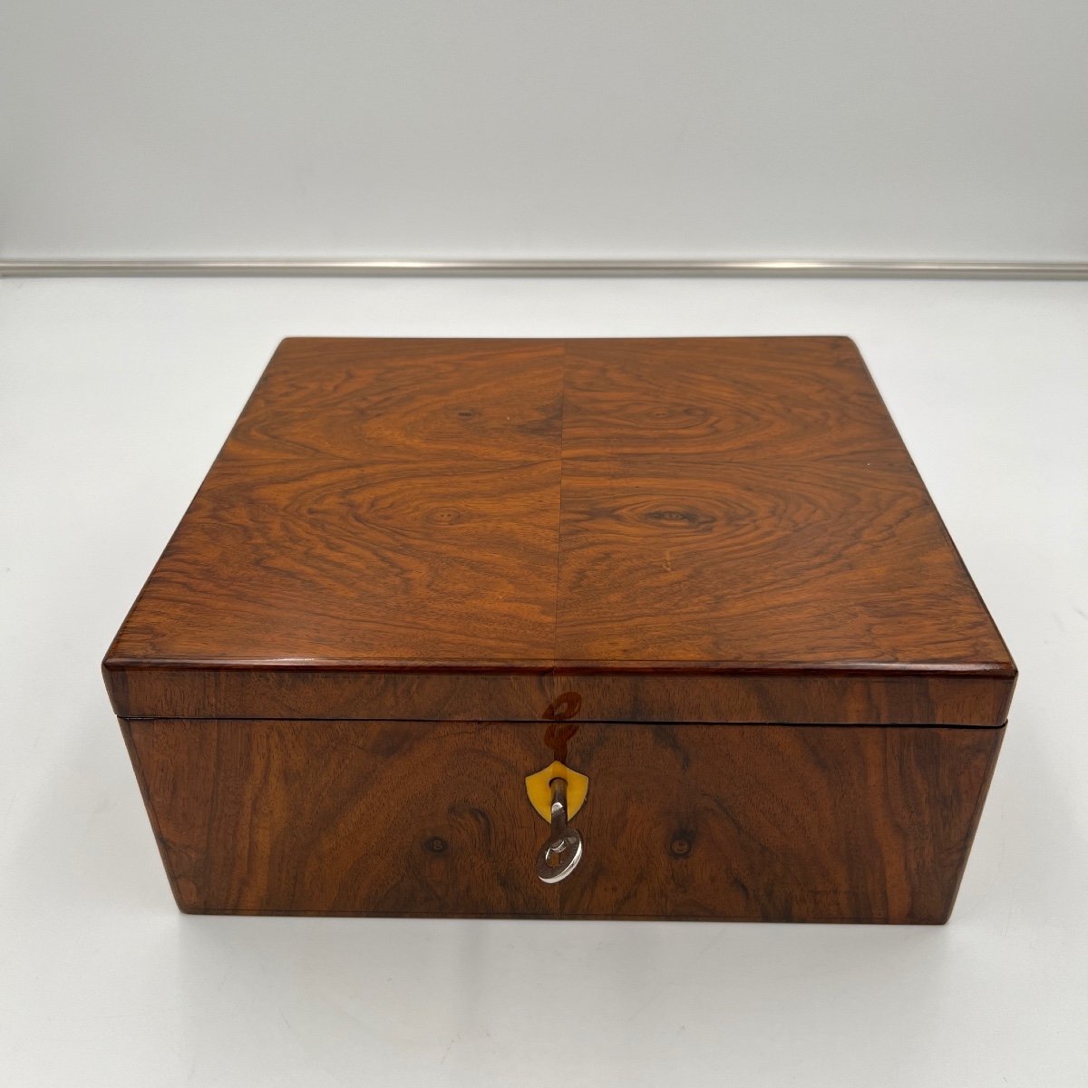 Biedermeier Box, Walnut, Horn, South Germany Circa 1825-photo-2