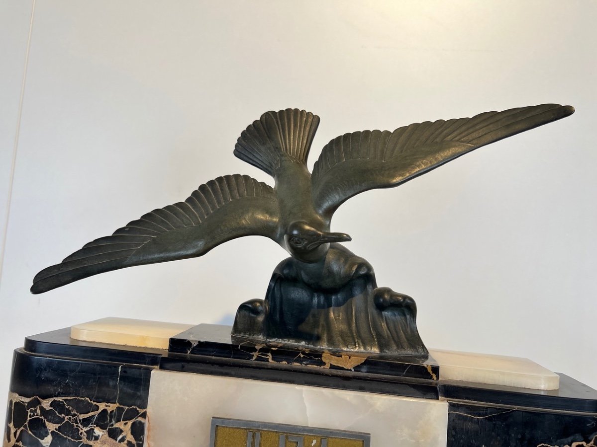 Horloge De Table Art Déco Avec Sculpture d'Oiseau, Marbre, France Vers 1930-photo-3