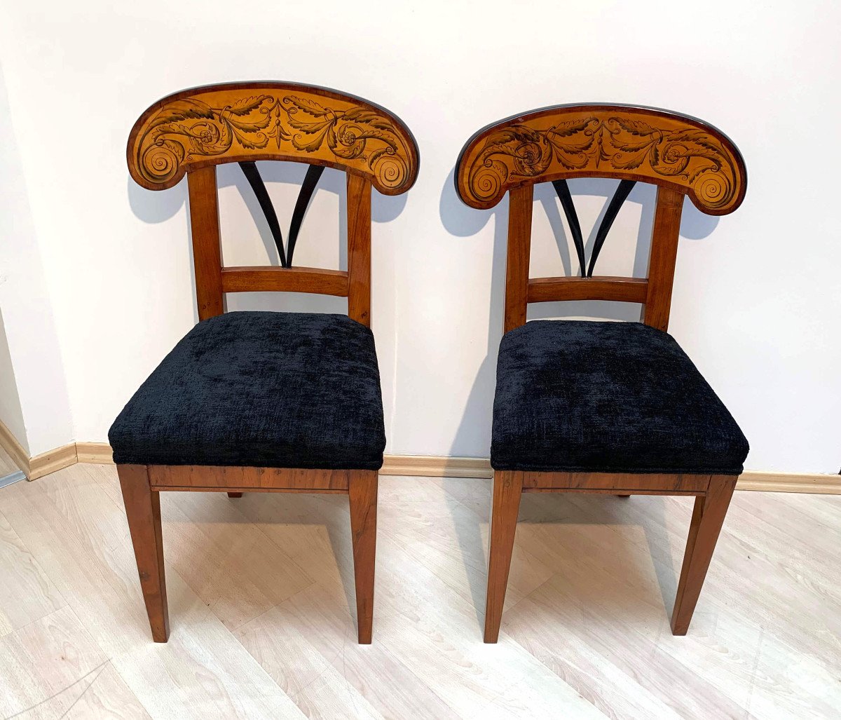 Paire De Chaises Pelle Biedermeier, Noyer, érable à l'Encre, Sud De l'Allemagne Vers 1830-photo-1