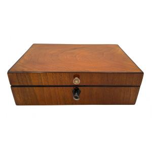 Biedermeier Sewing Box, Walnut Veneer, Austria Circa 1820