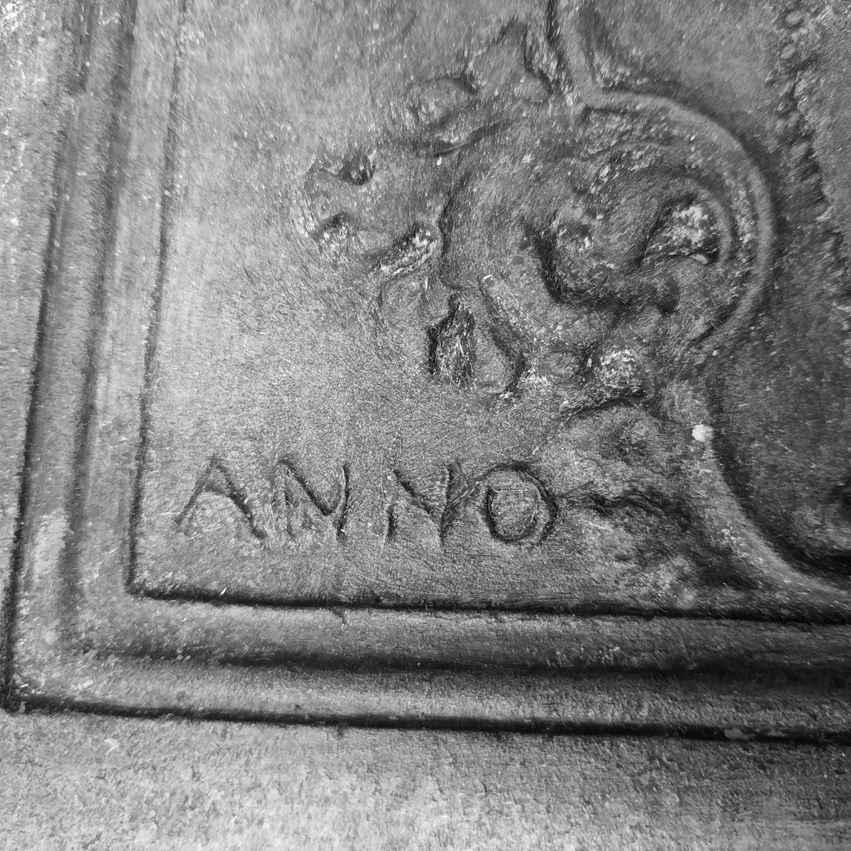 Heraldic Fireplace Brick Anno 1702-photo-2