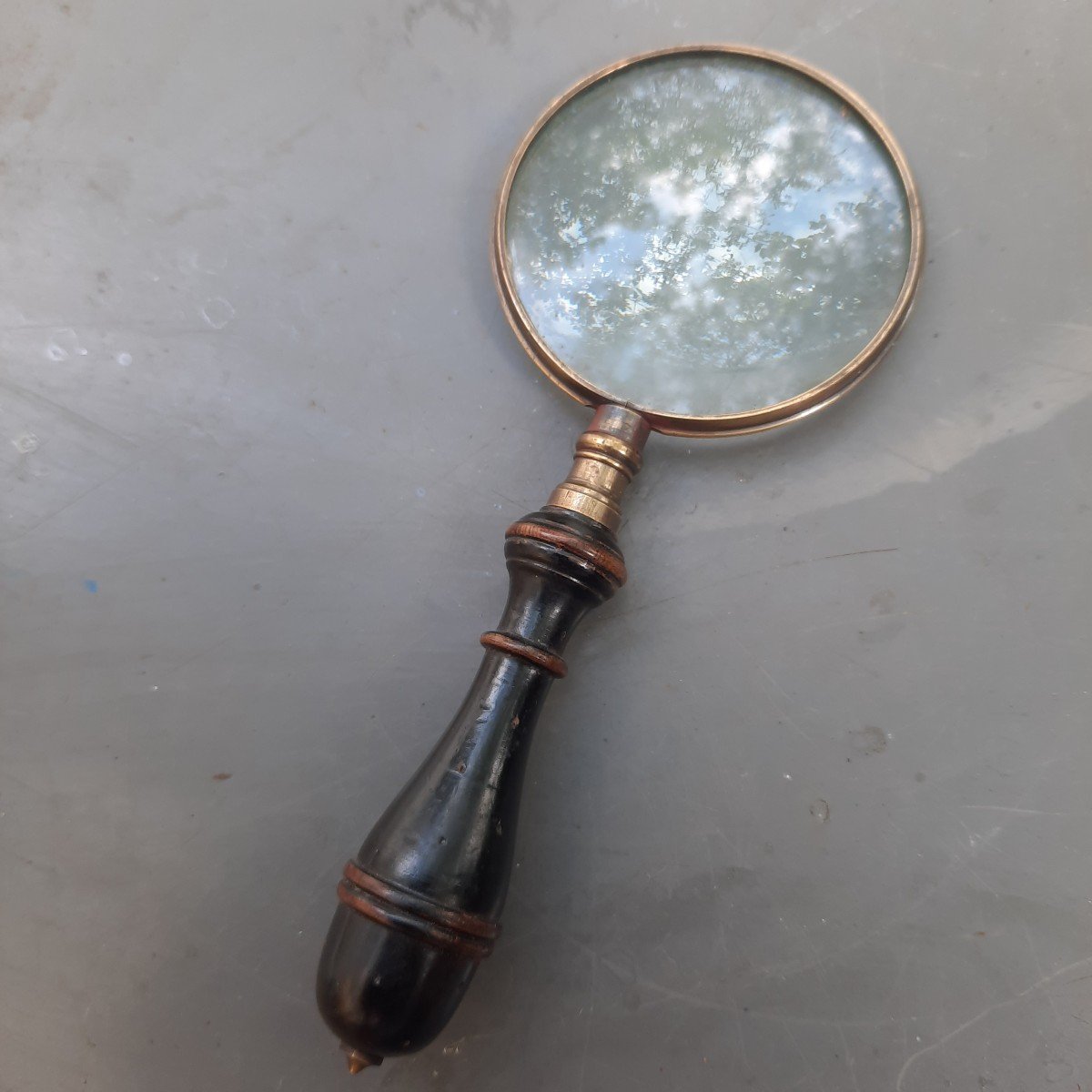 Hand Magnifying Glass Who Has Seen Others-photo-3