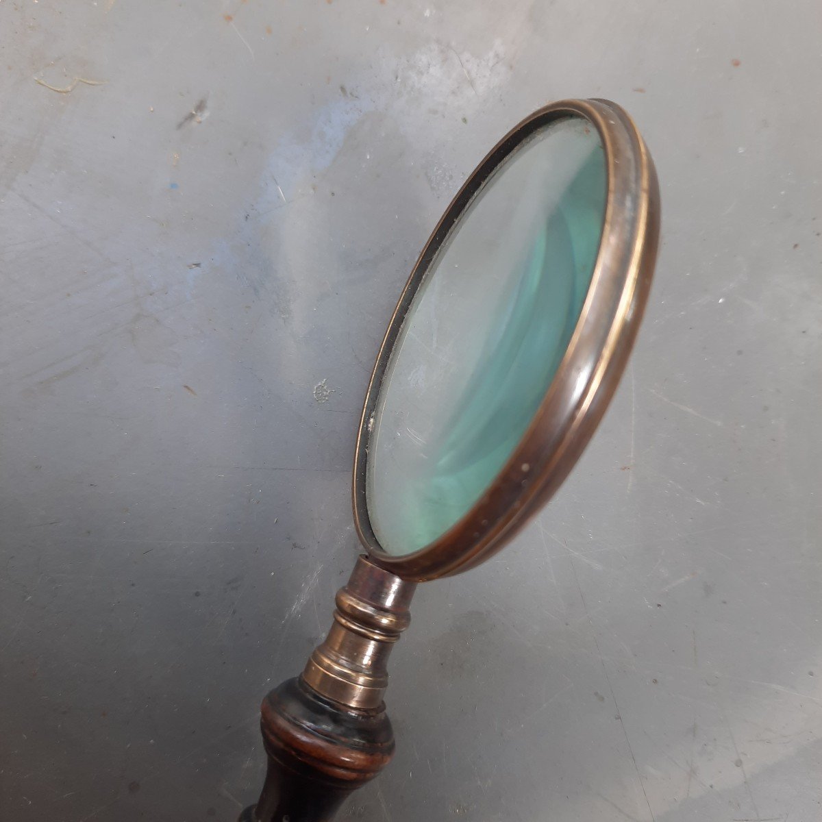 Hand Magnifying Glass Who Has Seen Others-photo-2