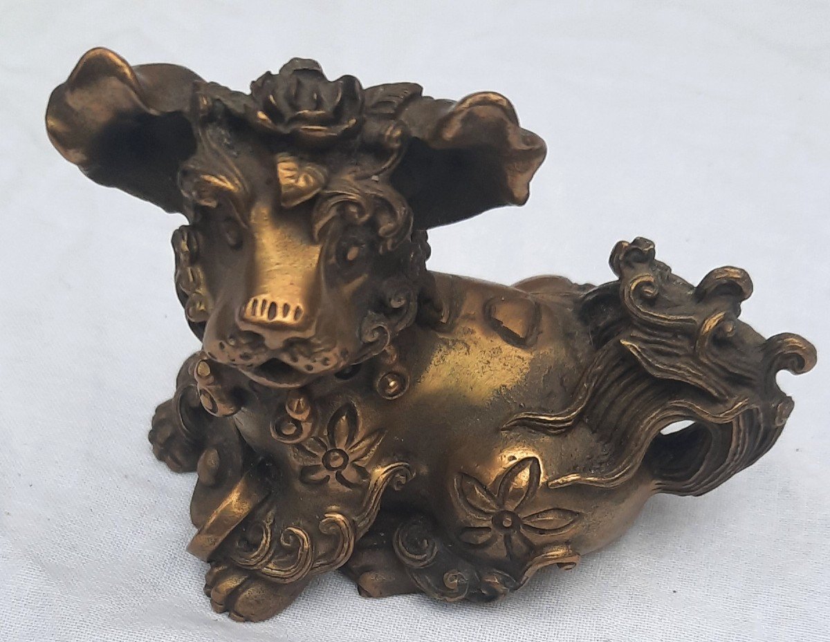 Chinese Bronze Dog In Good Mood-photo-2