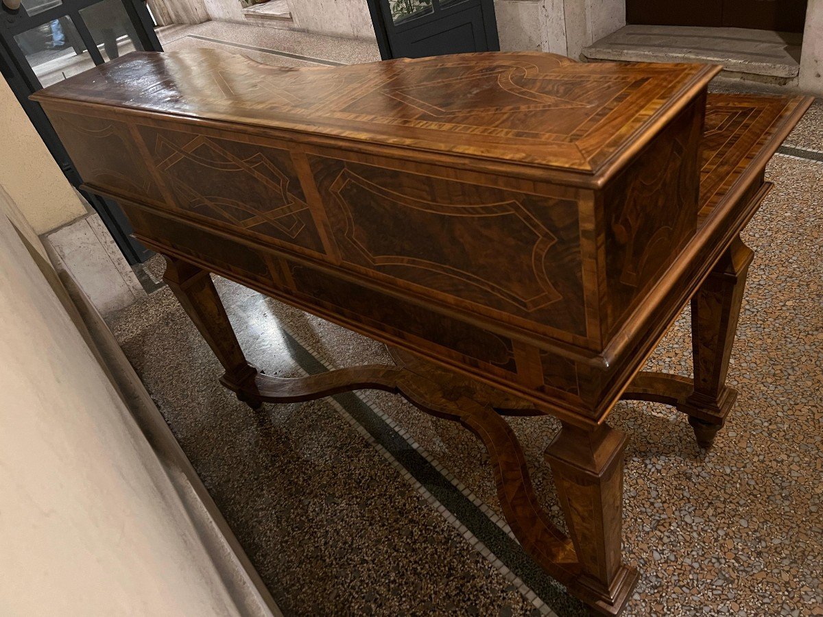 élégant Bureau San Filippo Plaqué En Ronce De Noyer, Rome, XVIIIe Siècle-photo-5