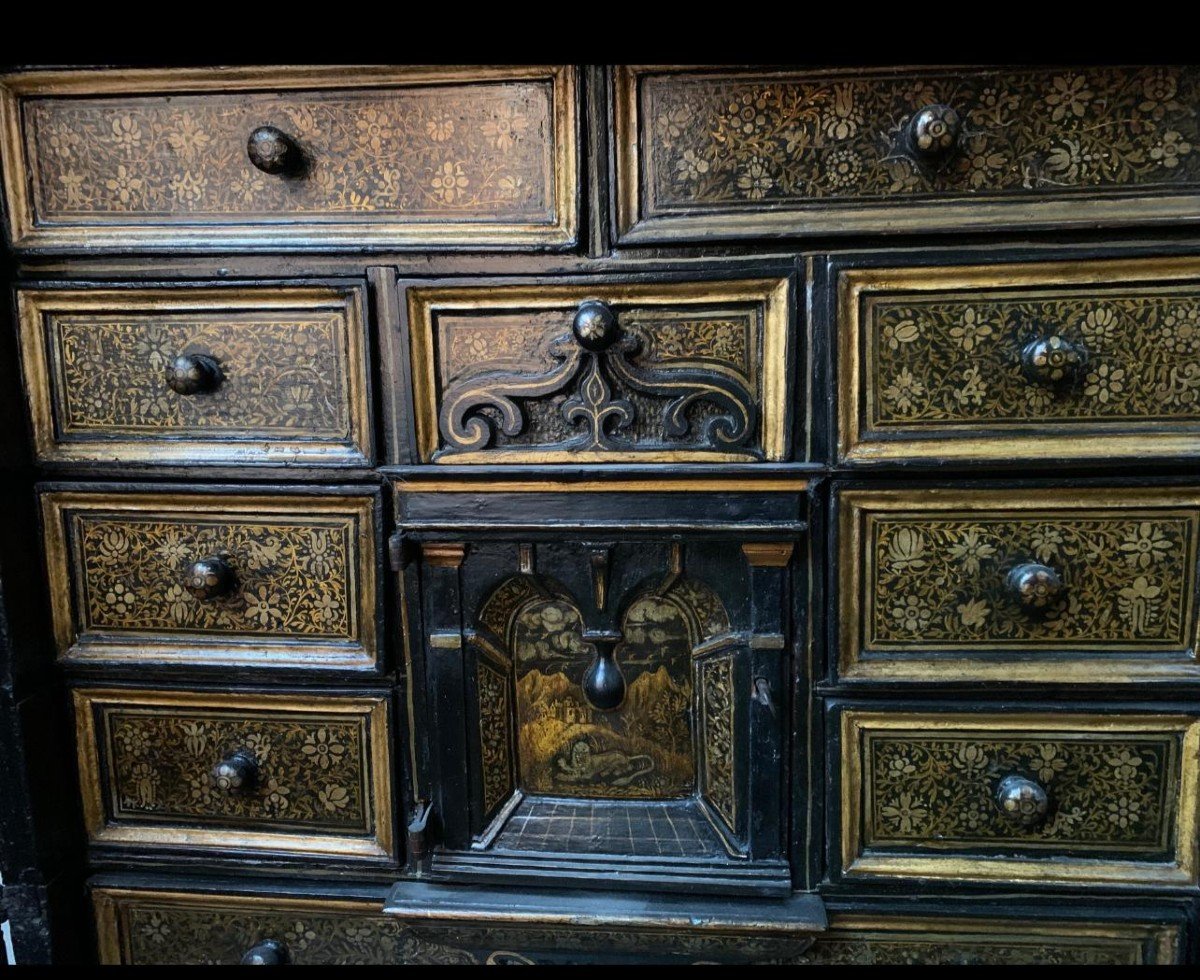 Elegant English Coin Cabinet With Black And Gold Lacquer Decorations. George III Period.-photo-1