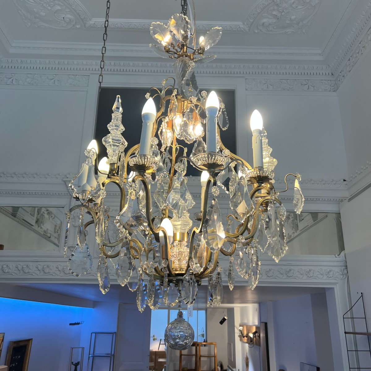 Bronze And Crystal Chandelier With 18 Lights.