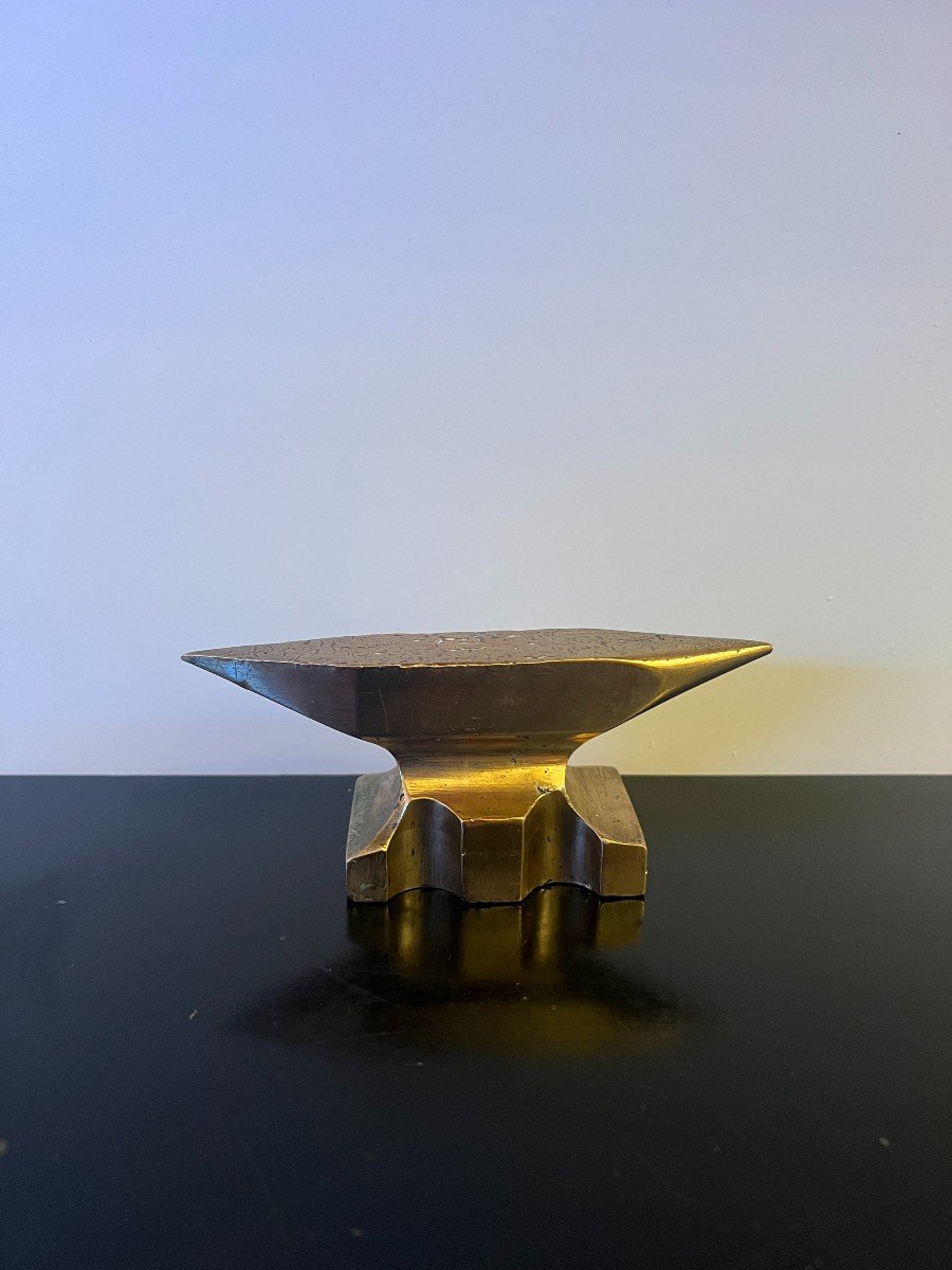 Jeweler Or Watchmaker Bronze Anvil.-photo-2