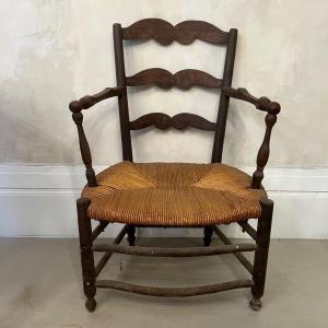 Fauteuil Provençal Paillé Du XVIII Eme Siècle.