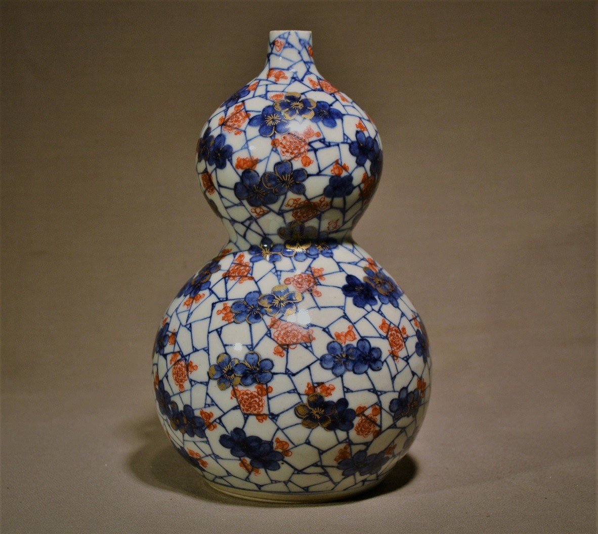 Imari Style Porcelain Vase. Coloquinte Form. China, Japan.-photo-2