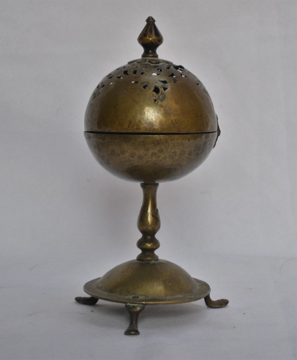 Bronze Tripod Perfume Burner. Islamic Art.-photo-2