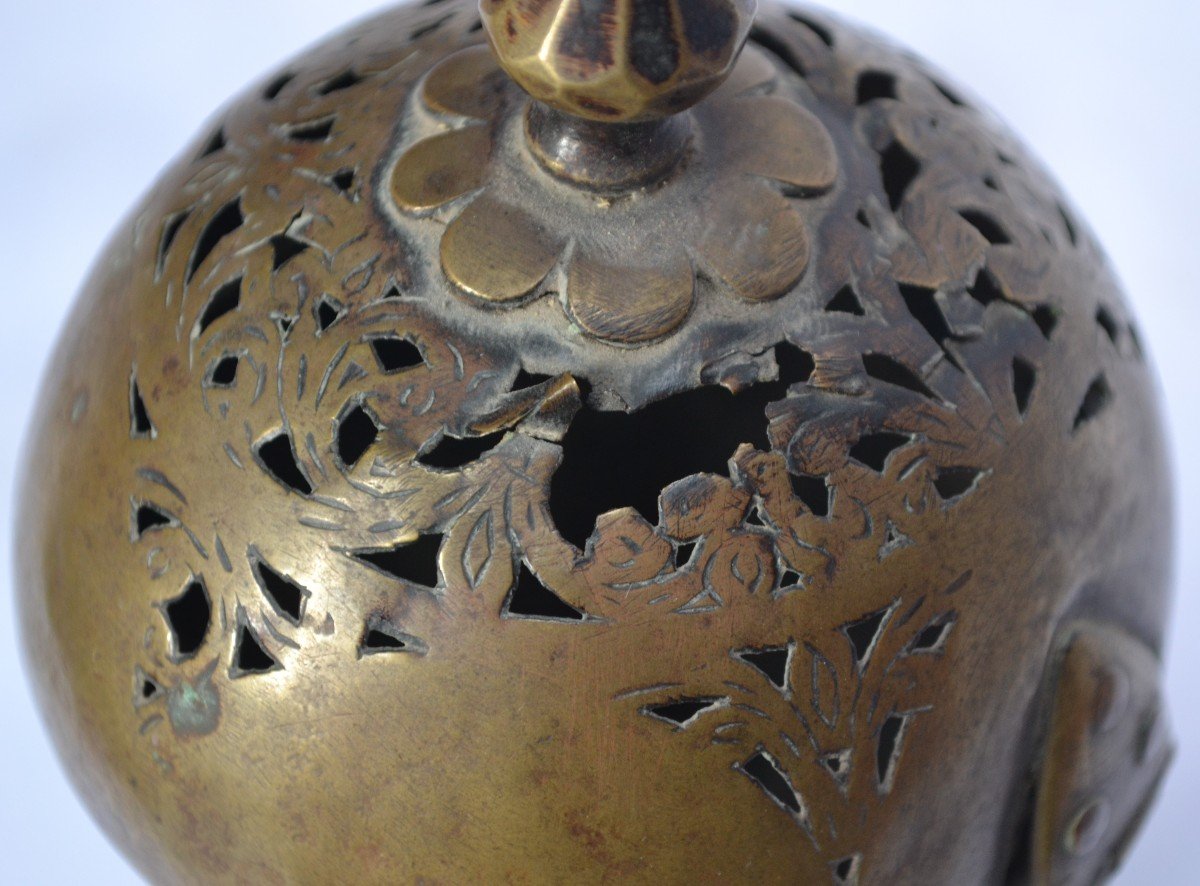 Bronze Tripod Perfume Burner. Islamic Art.-photo-4