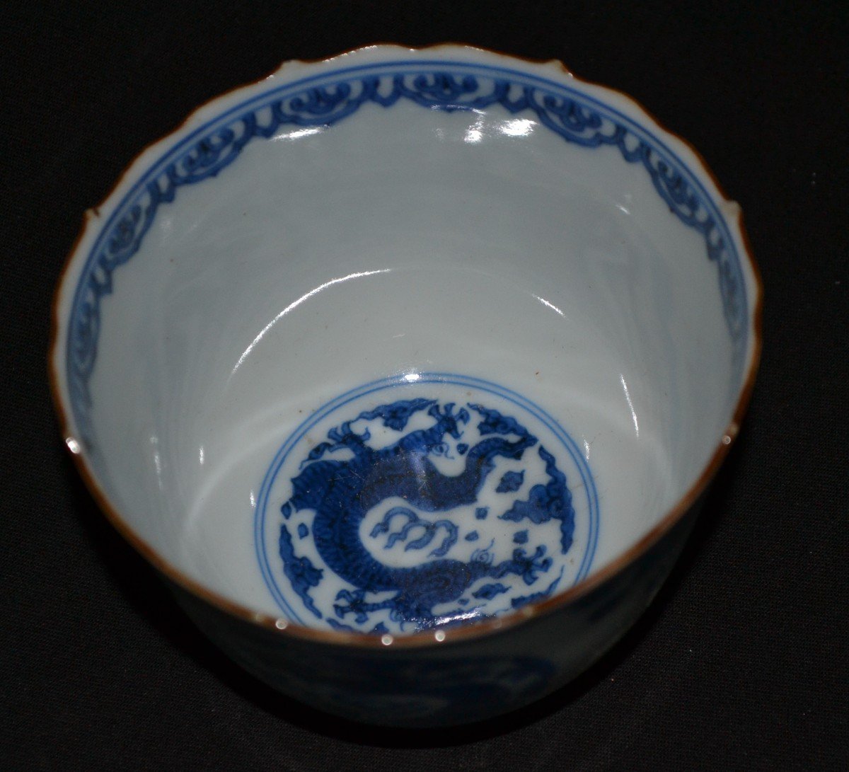 Porcelain Bowl. Decor Of Dragons In Cobalt Blue. Arita Kilns.japan Early 18th Century-photo-2