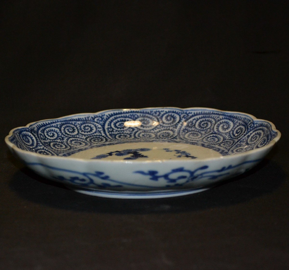 Plat En Porcelaine ,décor En Bleu De Cobalt. Japon Fours d'Arita 18° Siècle.-photo-4