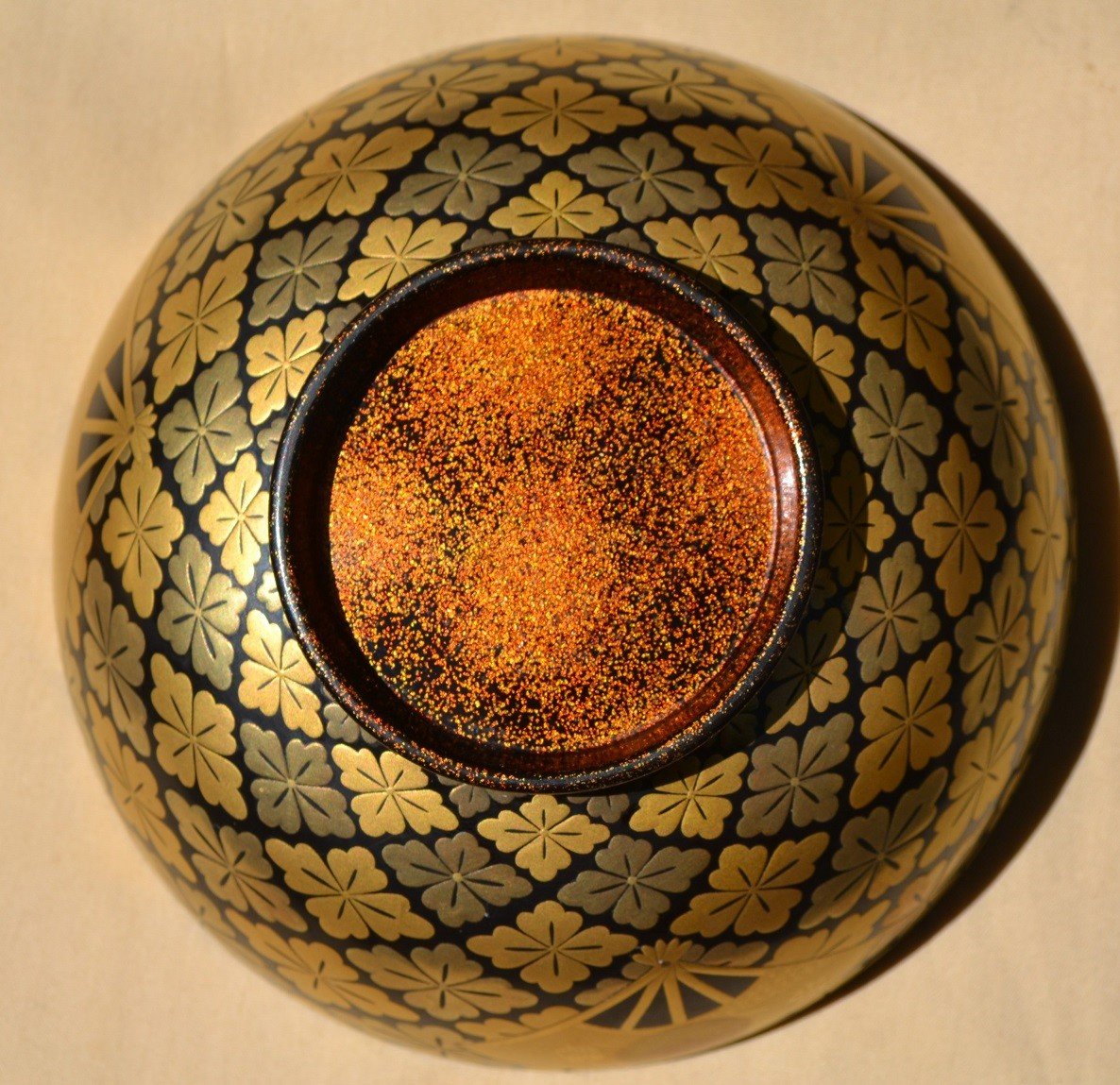 Covered Bowl In Gold Powdered Lacquer. Japan Edo Or Meiji Period, 19th Century.-photo-4