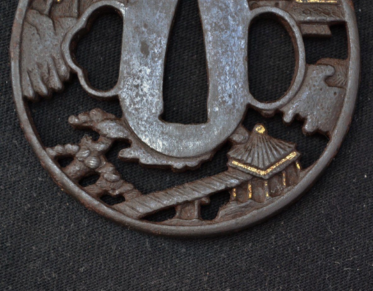 Tsuba In Cut Iron Damascened With Gold (nunome Zogan). School Of Soten. Japan Edo 18°-photo-2