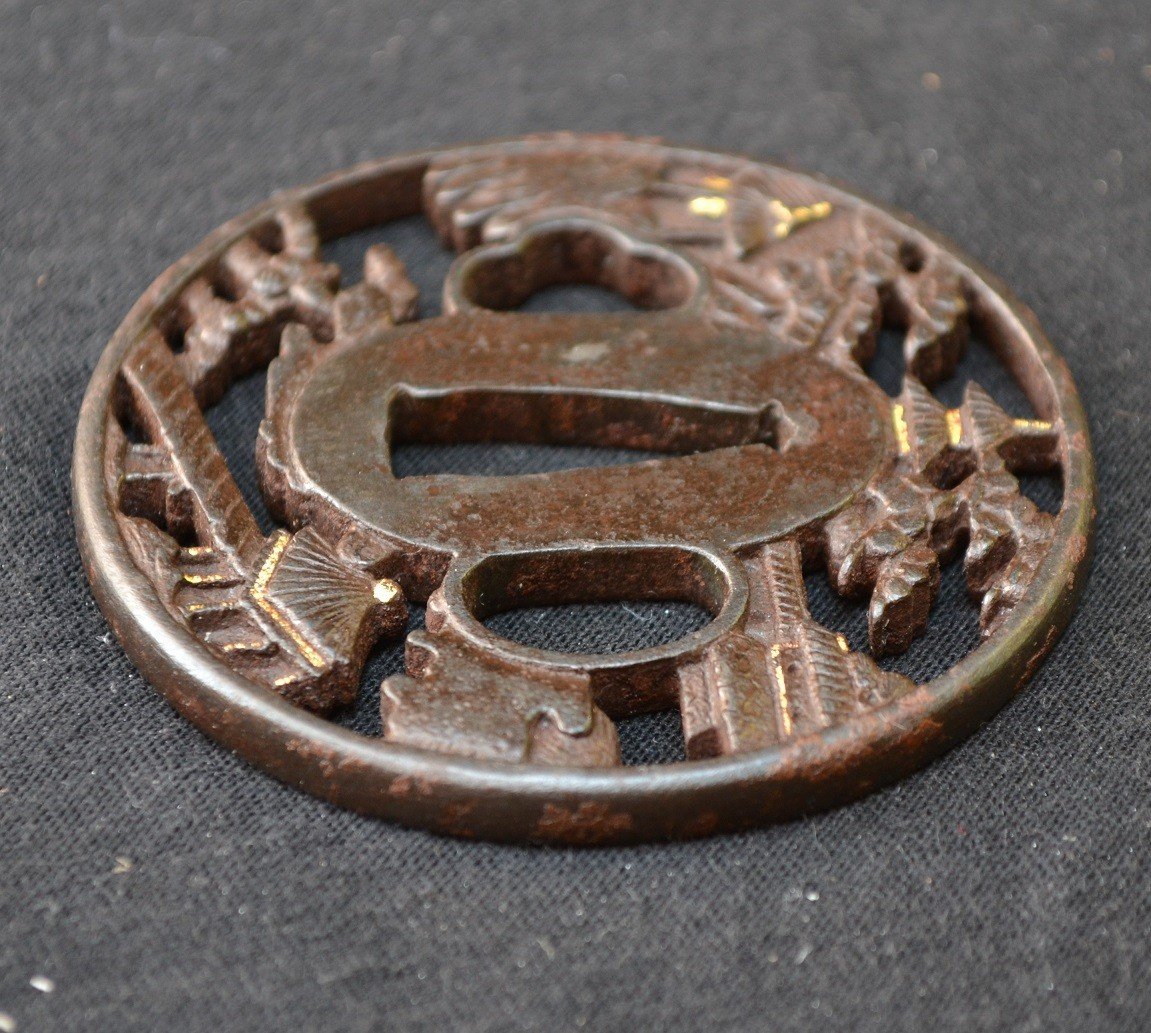 Tsuba In Cut Iron Damascened With Gold (nunome Zogan). School Of Soten. Japan Edo 18°-photo-1