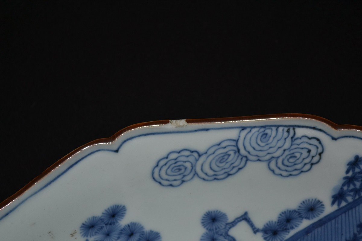 Plat En Porcelaine Du Japon. Décor En Bleu De Cobalt Sous Couverte. Fours d'Arita Fin Du 17°. -photo-6