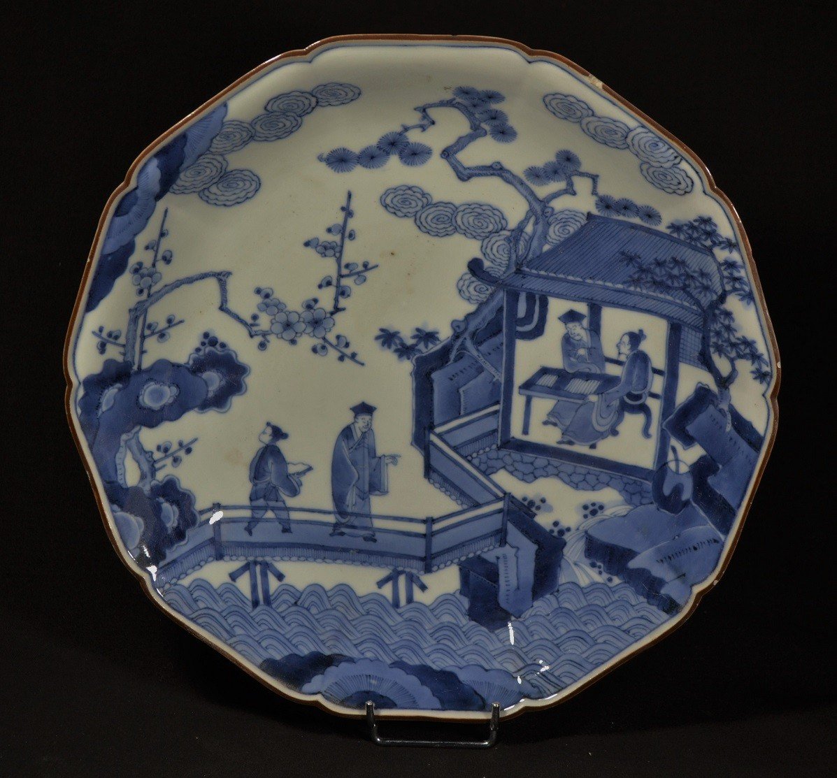 Japanese Porcelain Dish. Decor In Cobalt Blue Underglaze. Arita Kilns End Of 17°.