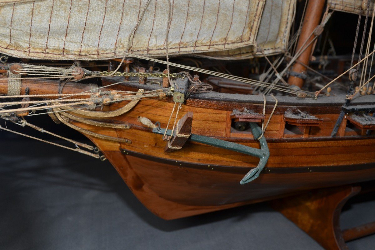 Maquette Du Bateau Corsaire "Prince De Neuchatel".bois,textiles et Cuivre Doré. 20°siècle.-photo-5