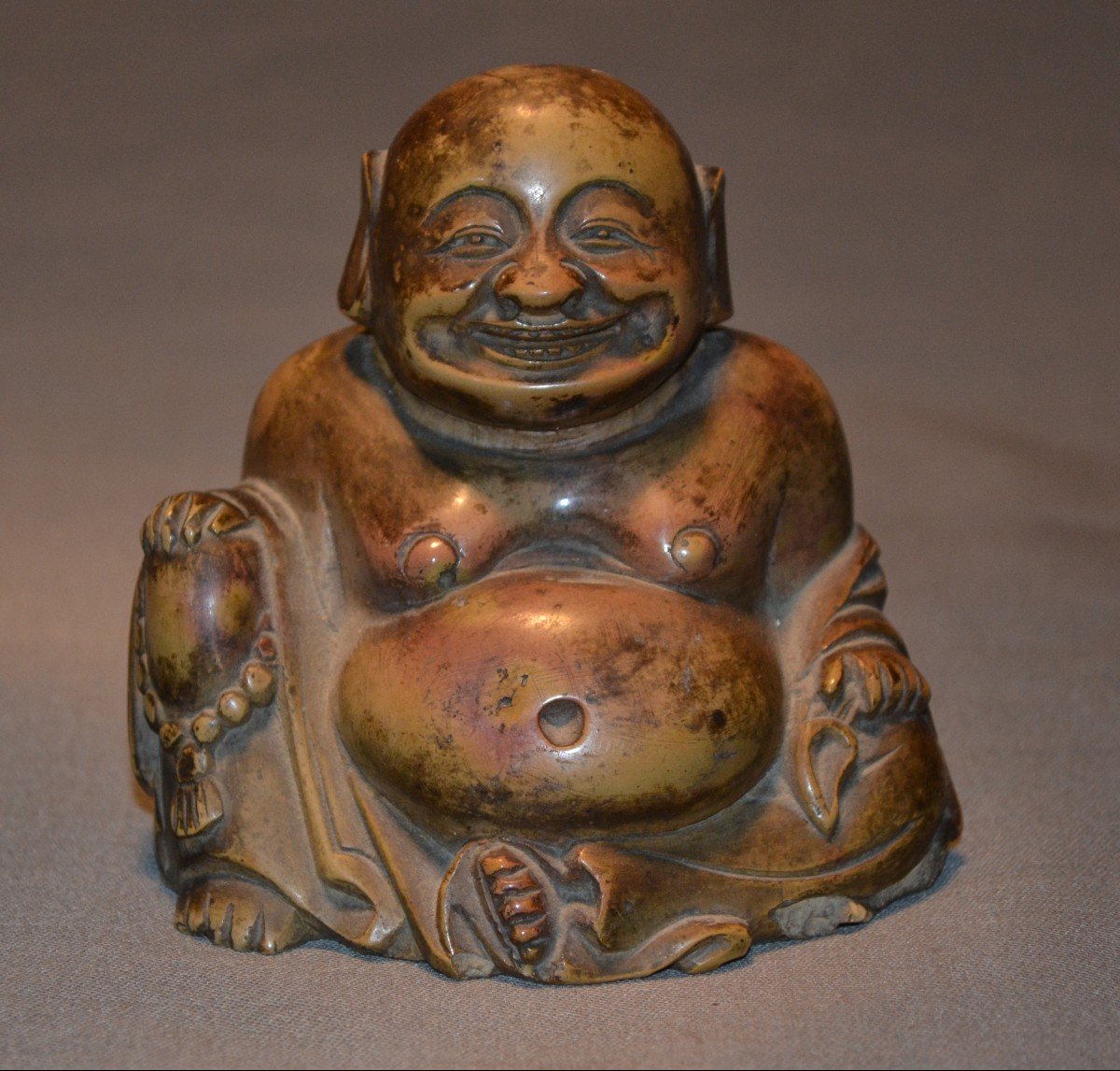 Budai (hotei) Sculpté En Stéatite (pierre De Lard, De Savon, Soapstone) Chine époque Qing.