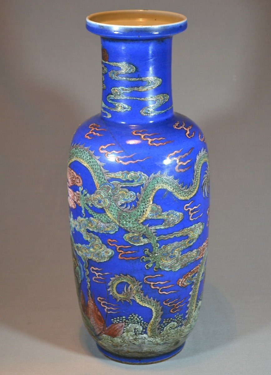 Vase Décor De Dragons Et De Carpe Sur Fond Bleu. Chine Dynastie Qing.-photo-4