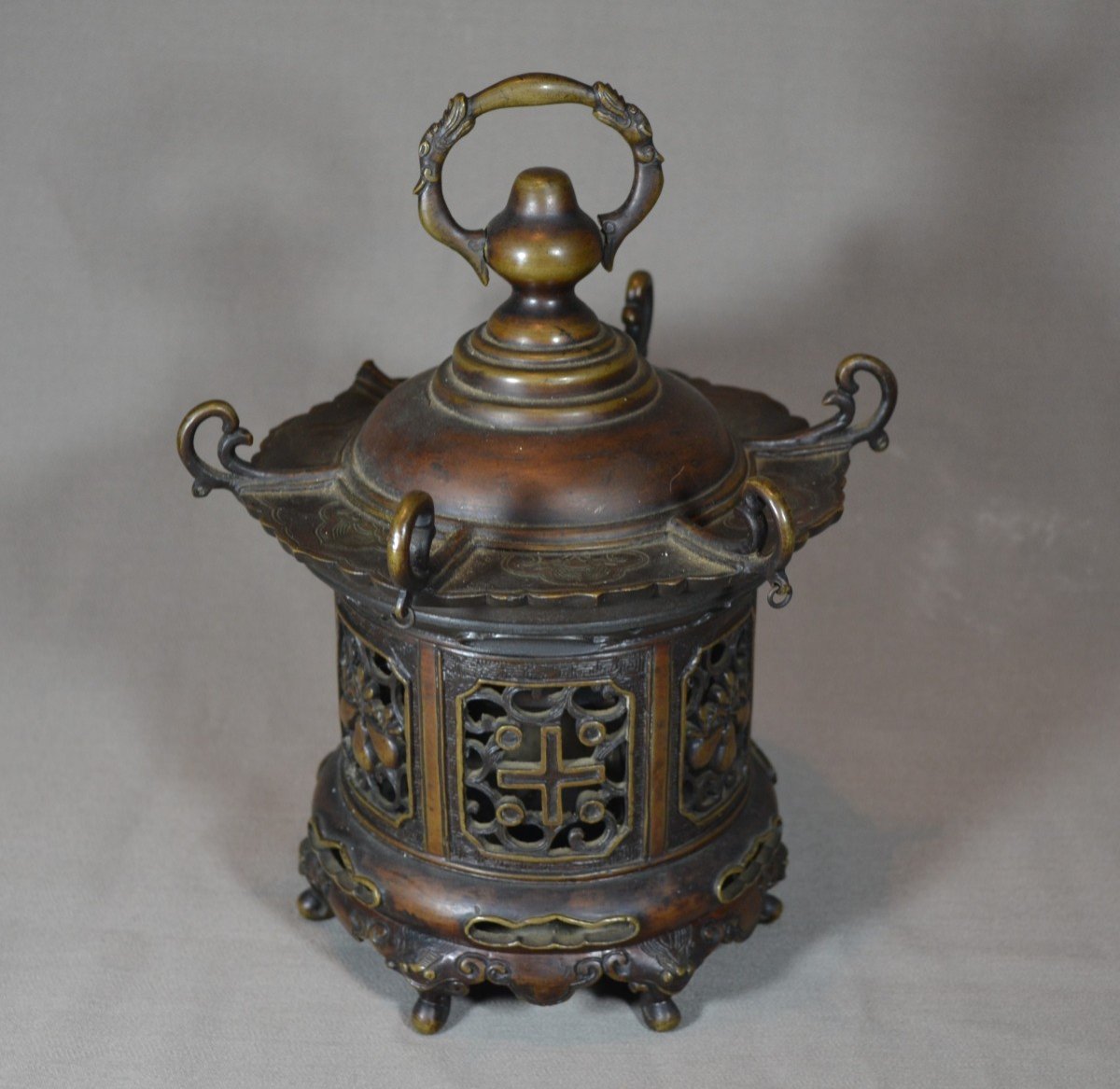 Bronze Hanging Lantern (tsuri Toro). Rare Christian Cross Decor. Japan Edo Period.-photo-2