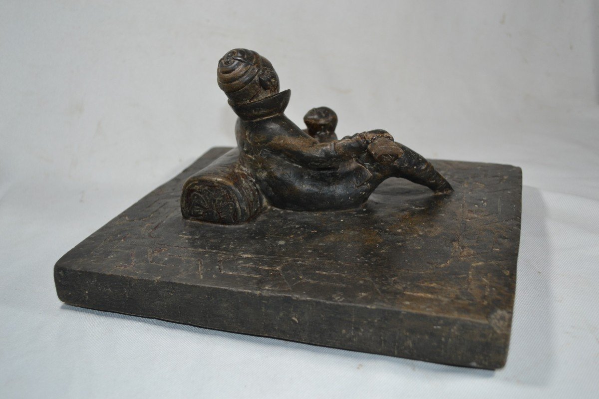 Black Stone Carved Maternity Statuette. China Qing Period.-photo-2