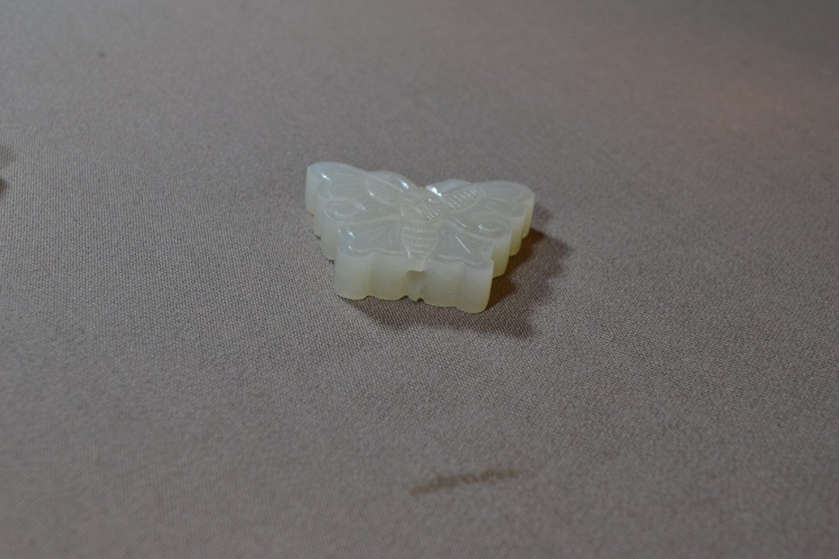 White Jade Butterfly Pendant Chinese Qing Dynasty.-photo-3