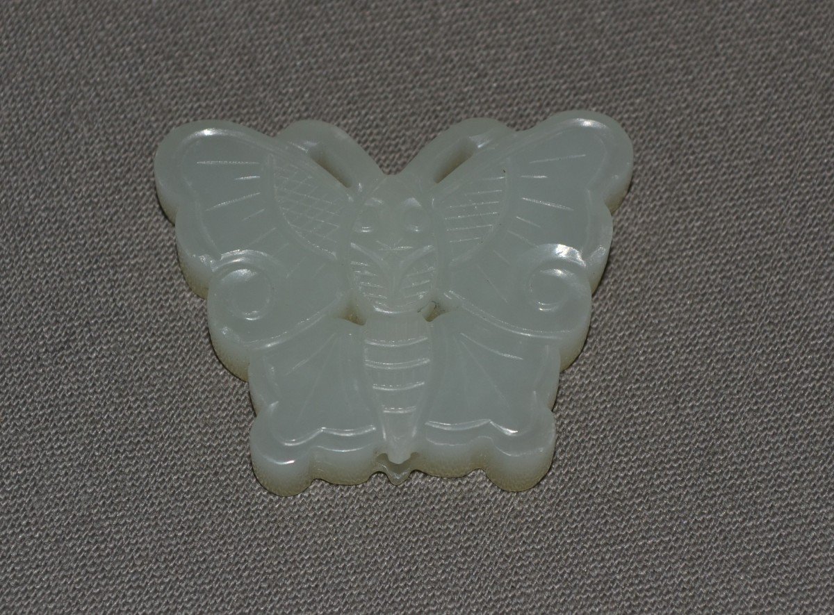 White Jade Butterfly Pendant Chinese Qing Dynasty.-photo-5