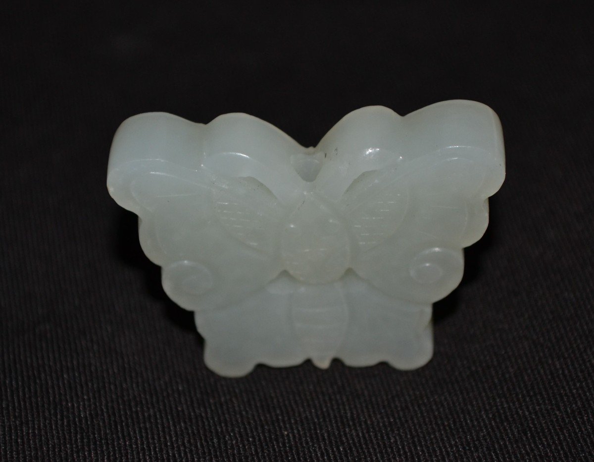 White Jade Butterfly Pendant Chinese Qing Dynasty.-photo-7