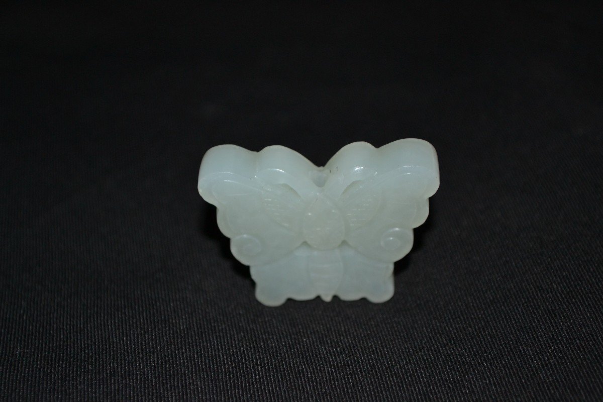 White Jade Butterfly Pendant Chinese Qing Dynasty.-photo-8