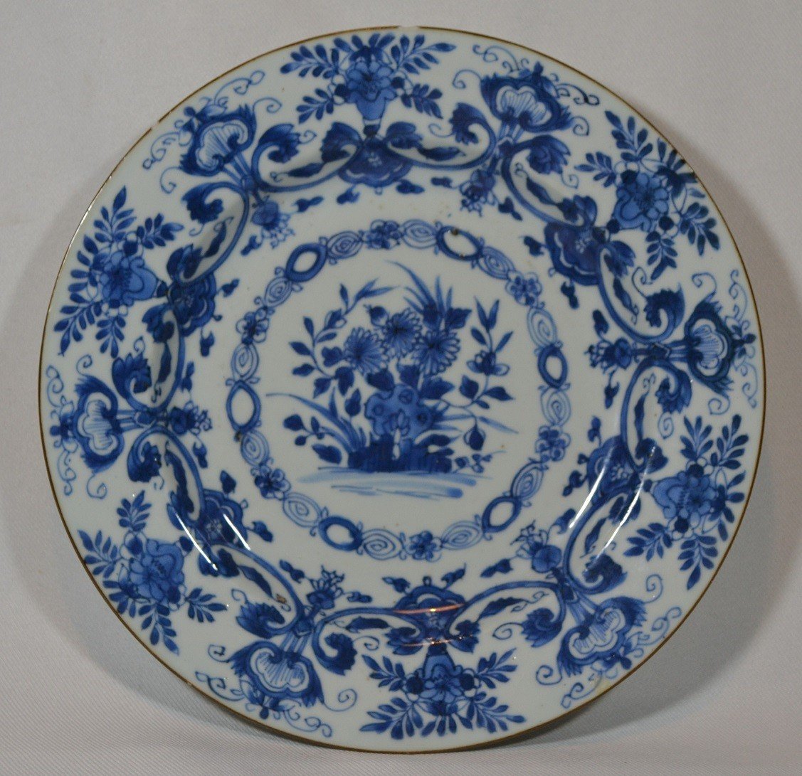 2 Plats Blanc Bleu En Porcelaine De Chine Début Des Qing Règne De Kangxi. Début 18° siècle-photo-2