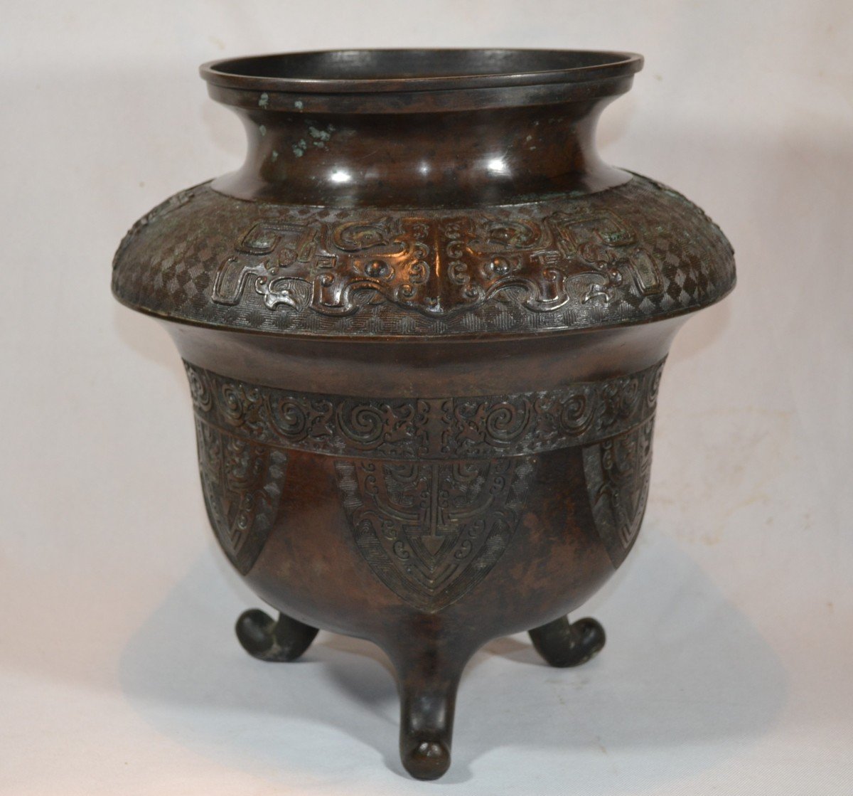 Large Tripod Incense Burner In Cast Bronze Inlaid With Silver 19th Century. Qing Or Edo.-photo-5