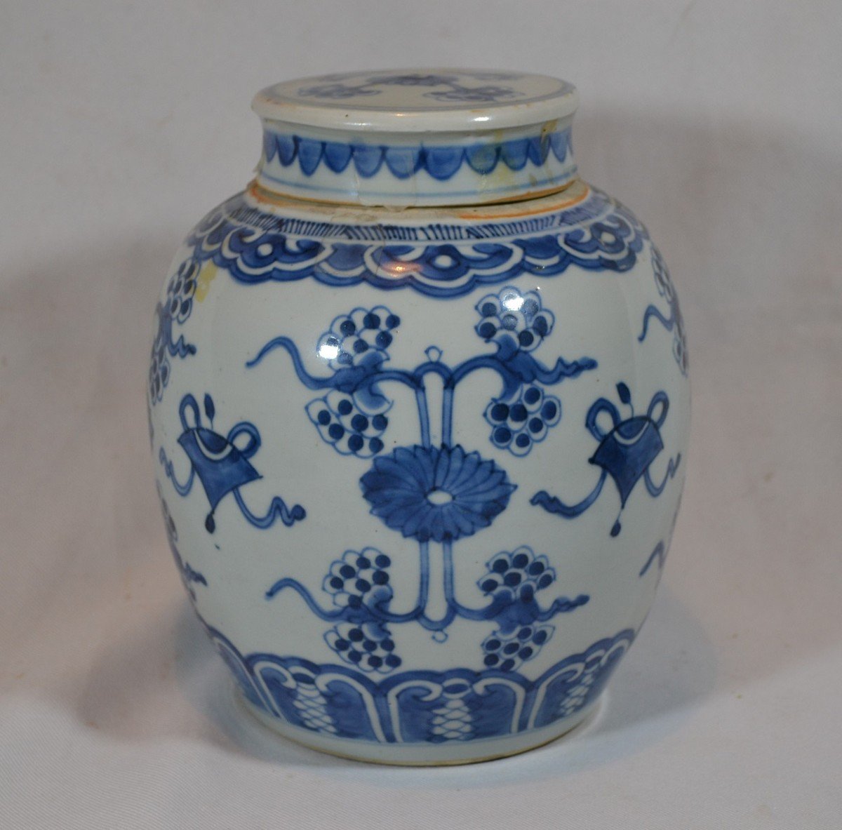 Pair Of Covered Jars In White And Blue Chinese Porcelain. 17th Century Period.-photo-4