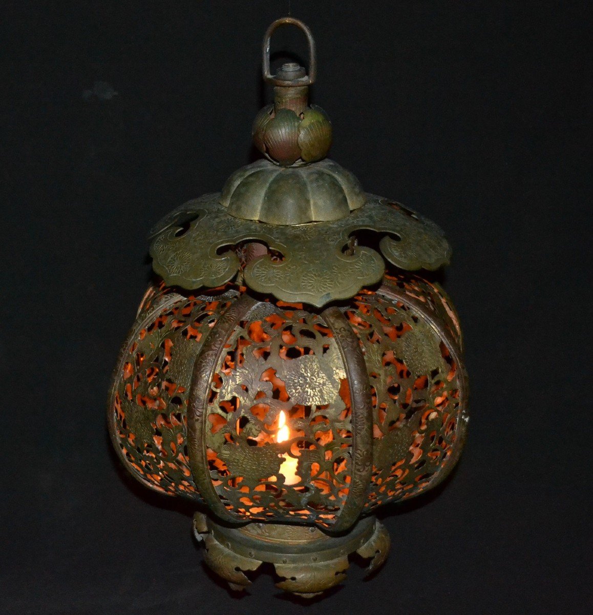 Bronze Lantern Carved With Chrysanthemums. Japan Meiji Period.-photo-2