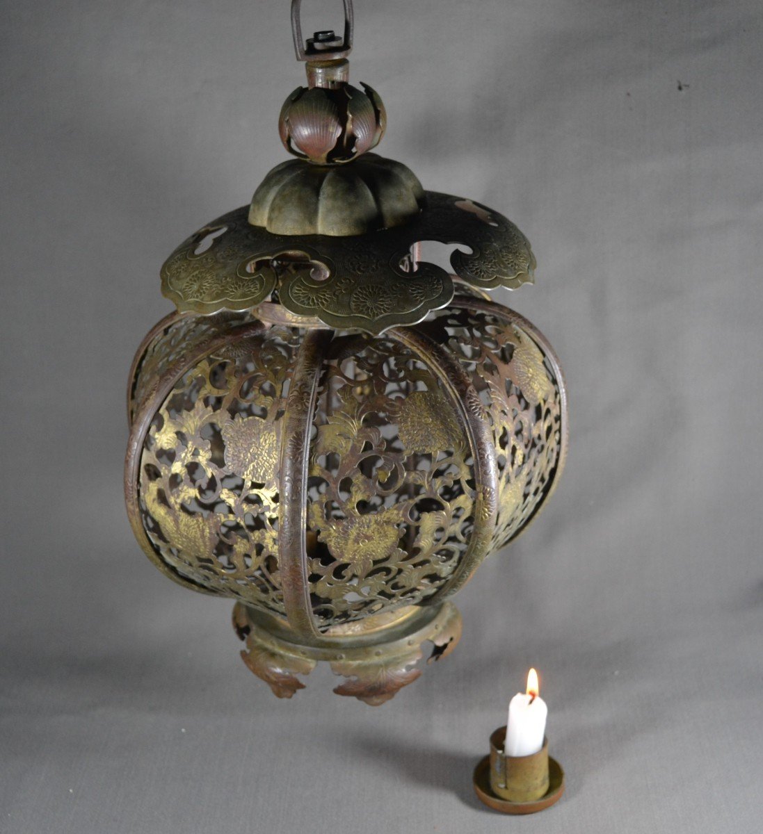 Bronze Lantern Carved With Chrysanthemums. Japan Meiji Period.-photo-5