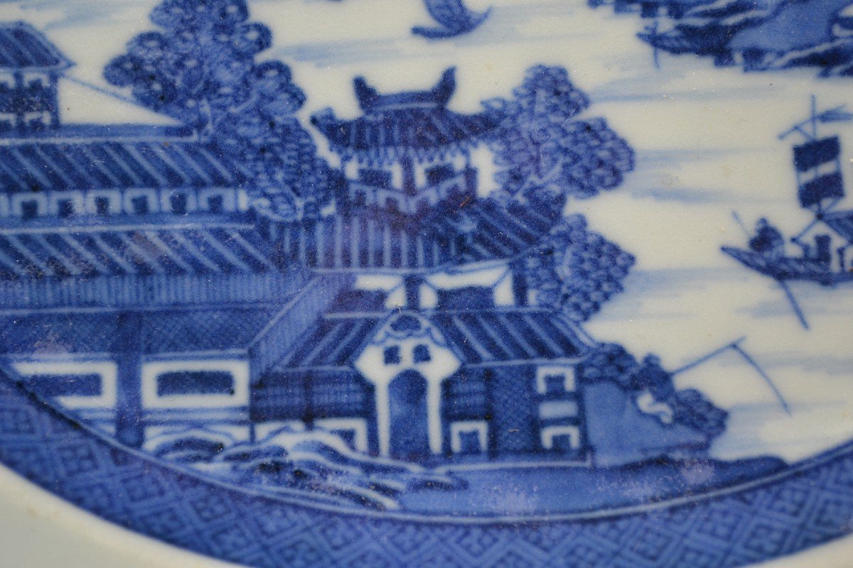 Petit Plat En Porcelaine Décoré En Bleu De Cobalt.chine Vers 1800.-photo-2