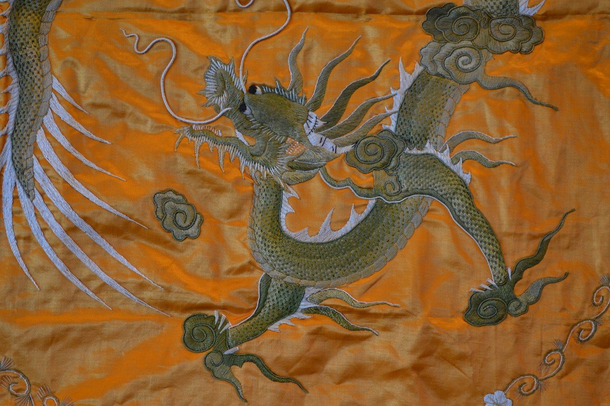 Yellow Silk Square Embroidered With Dragons. China End Of Qing Circa 1900.-photo-4