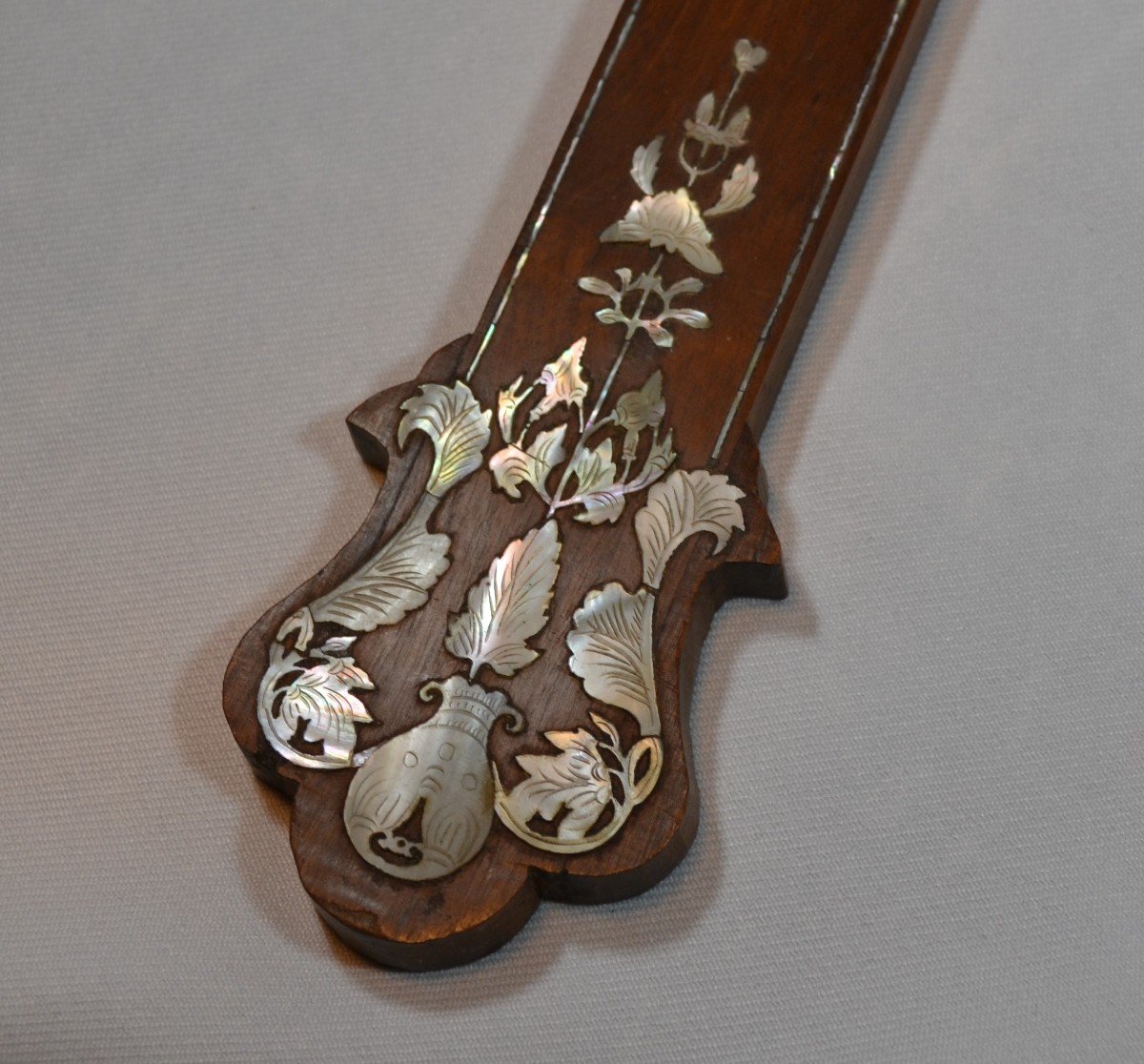 Crucifix In Rosewood Inlaid With Mother-of-pearl. Vietnam 19th Century.-photo-2