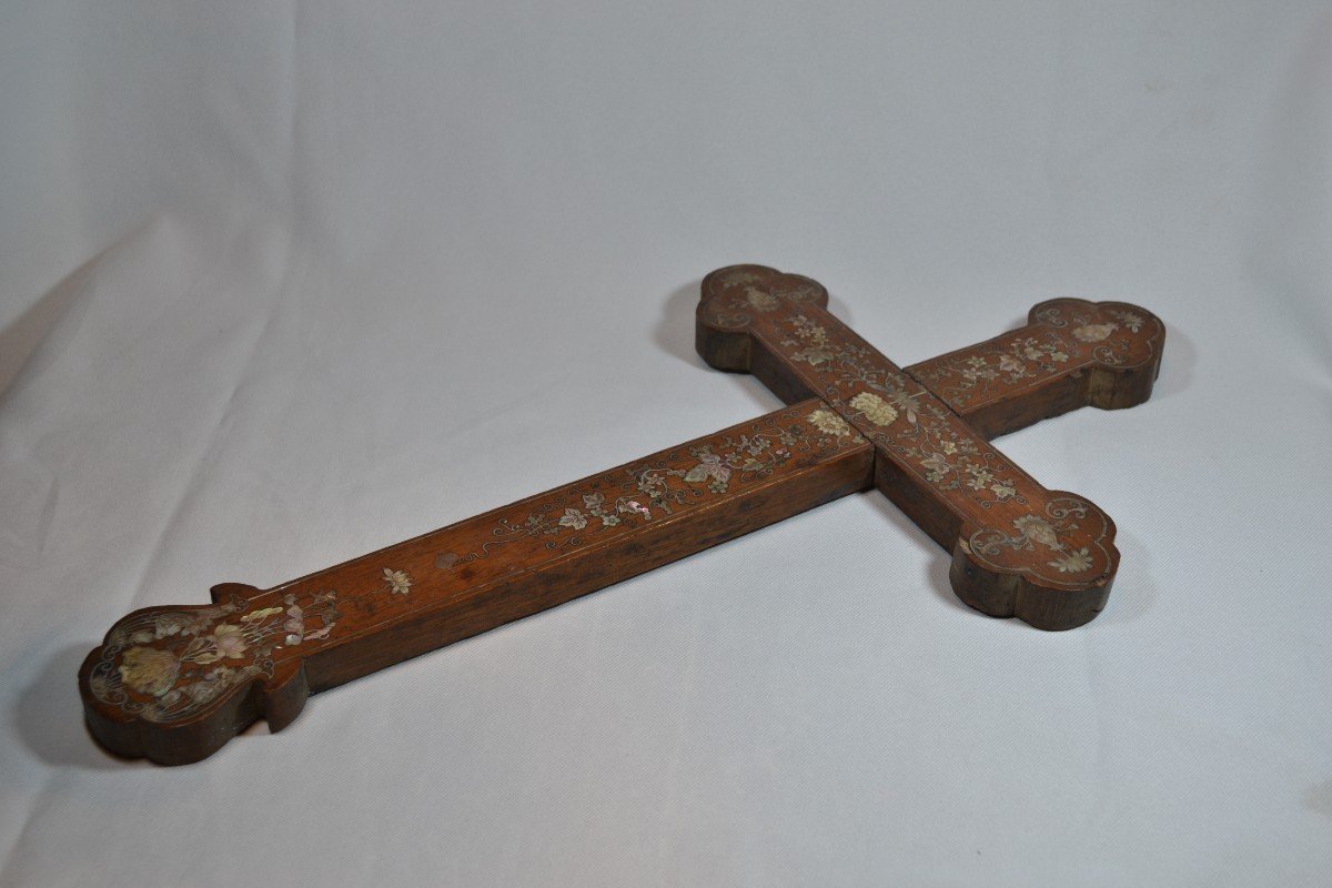 Crucifix In Precious Wood Inlaid With Mother-of-pearl. China, 19th Century.-photo-5