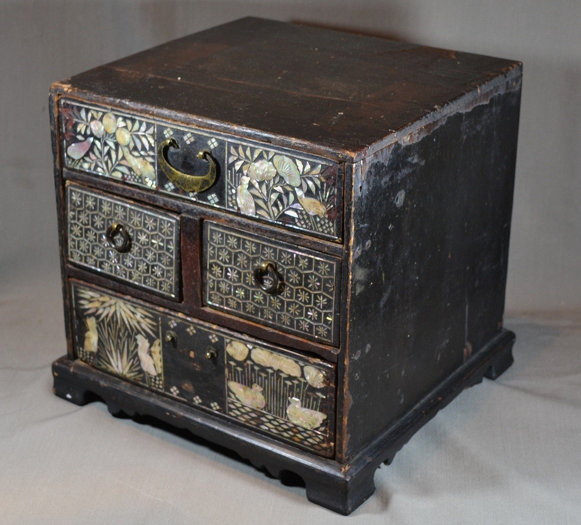 Cabinet In Lacquered Wood And Drowned Mother-of-pearl. Korea Choson Dynasty. 19th Century Or Before.-photo-6