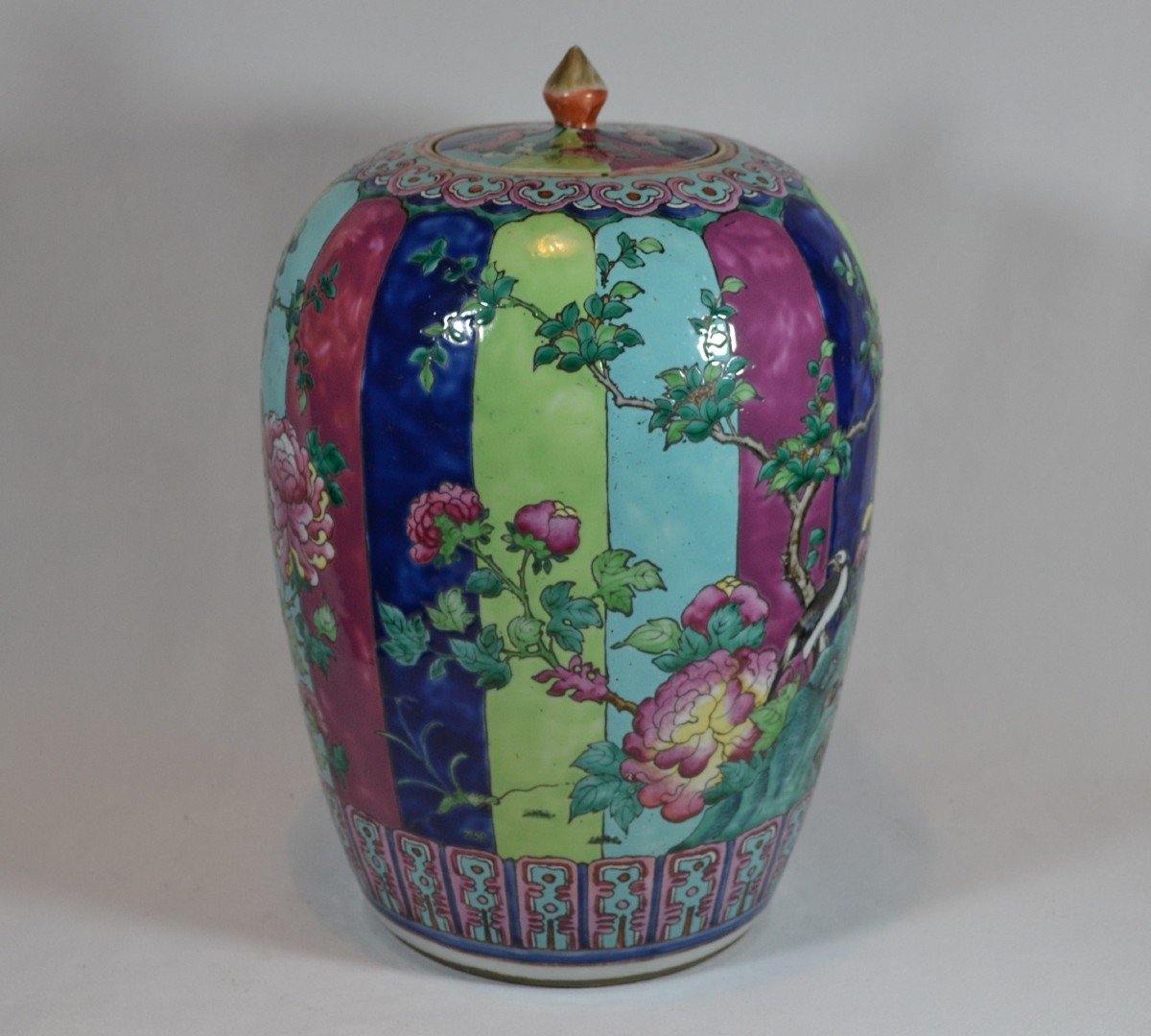 Porcelain Jar. Peonies And Magpies Decor. China 19th Century-photo-4