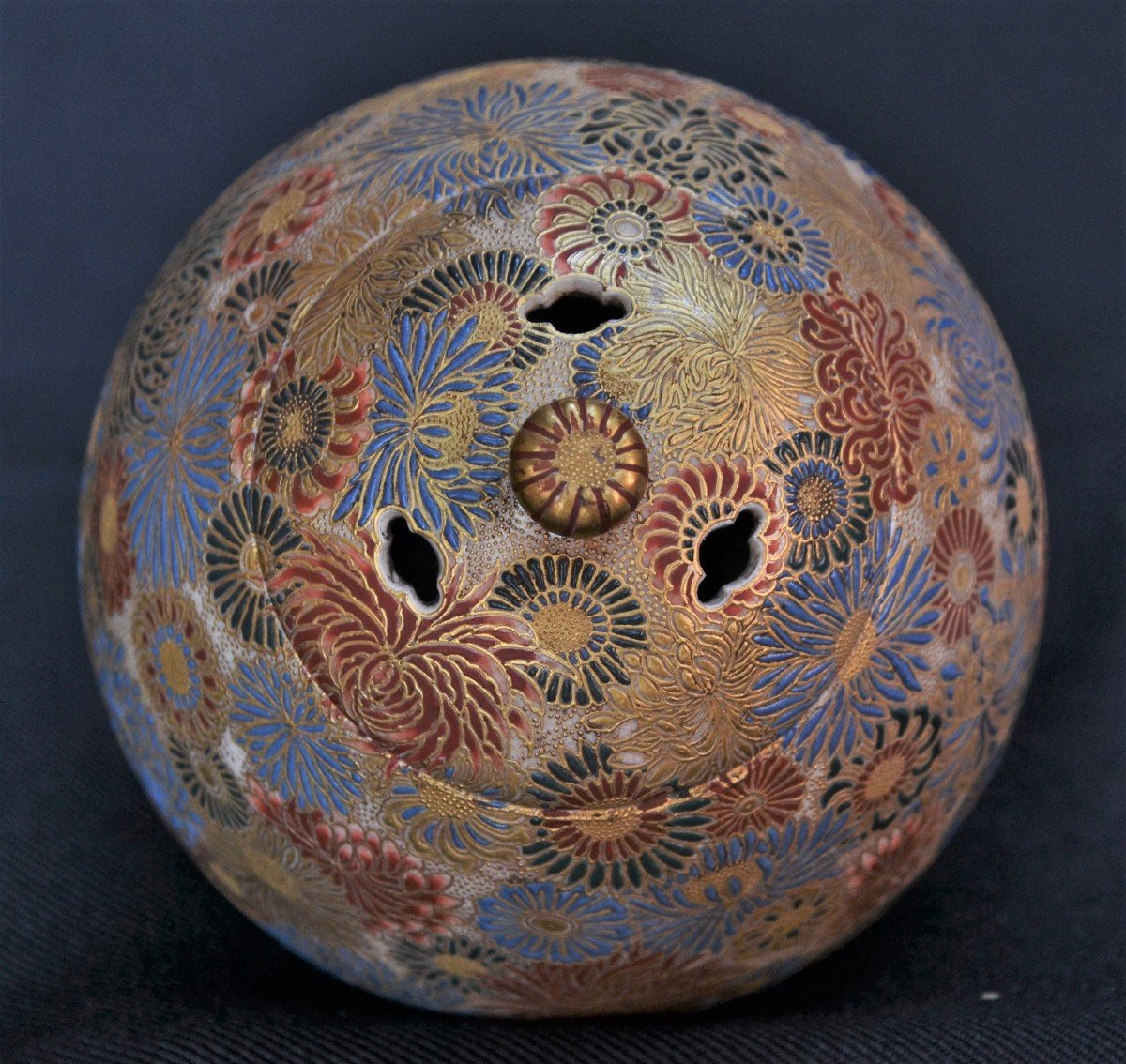 Satsuma Earthenware Censer , Kyoto, Japan, Circa 1900.-photo-3