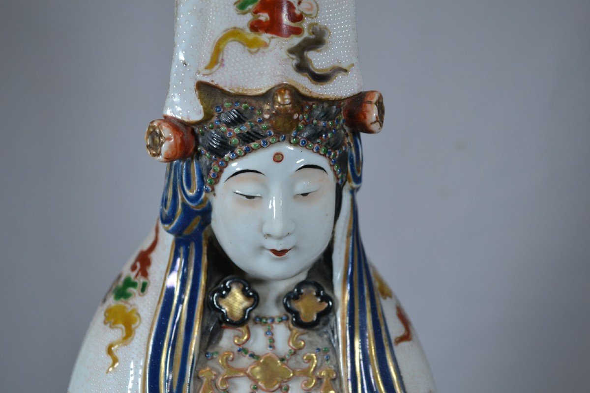 Kutani Porcelain Guanyin. Japan, Meiji Era, Late 19th Century.-photo-2