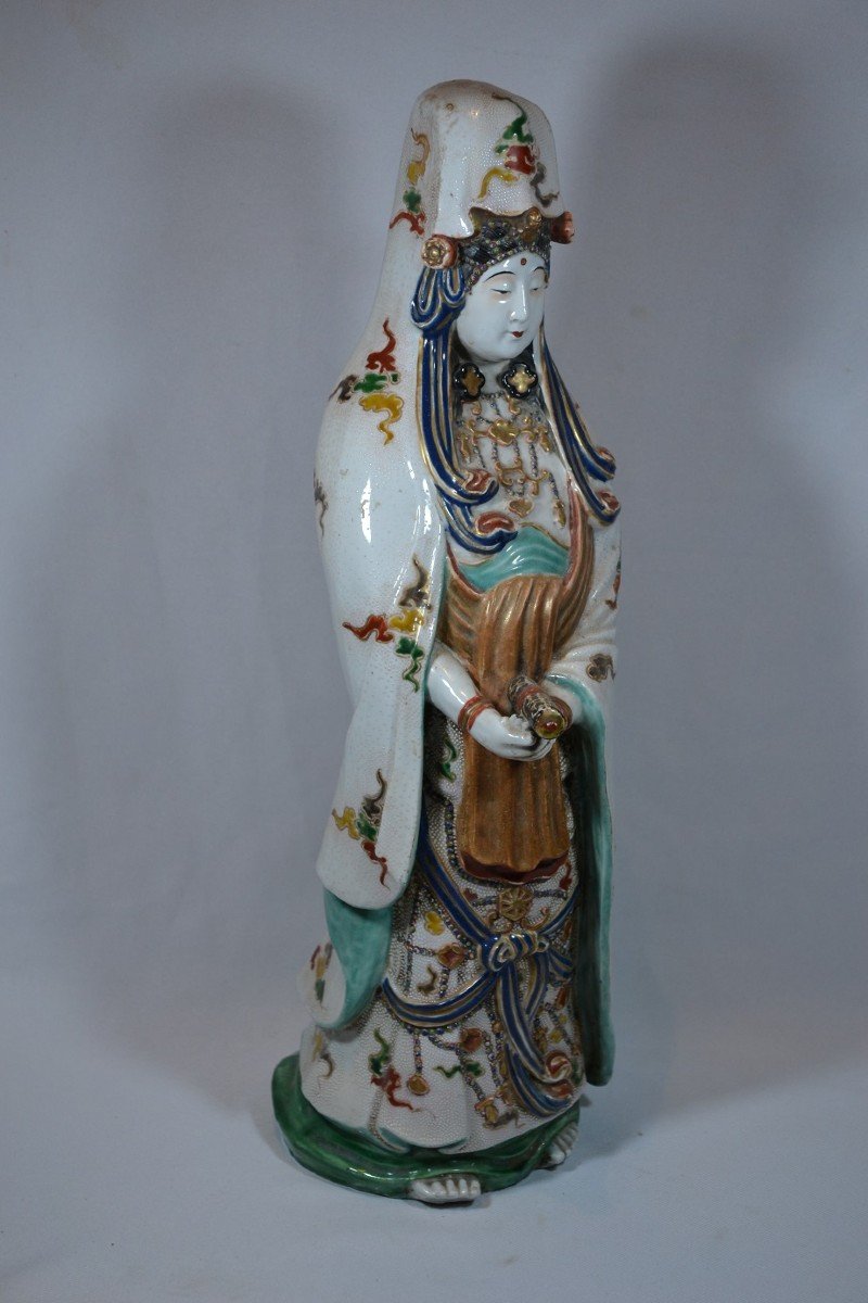 Kutani Porcelain Guanyin. Japan, Meiji Era, Late 19th Century.-photo-4