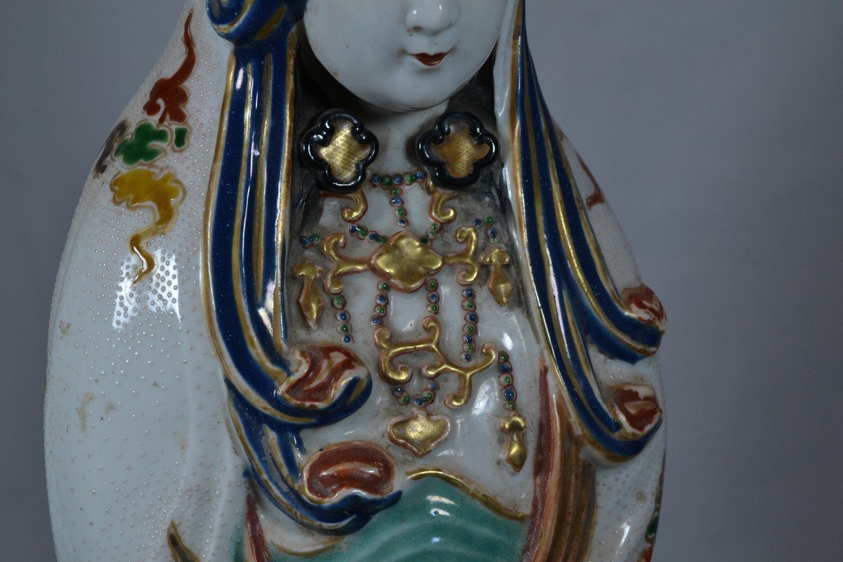 Kutani Porcelain Guanyin. Japan, Meiji Era, Late 19th Century.-photo-1