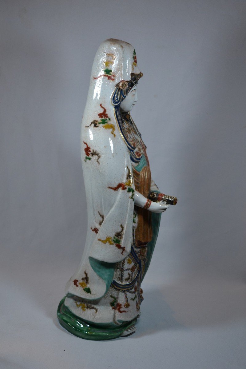 Kutani Porcelain Guanyin. Japan, Meiji Era, Late 19th Century.-photo-5