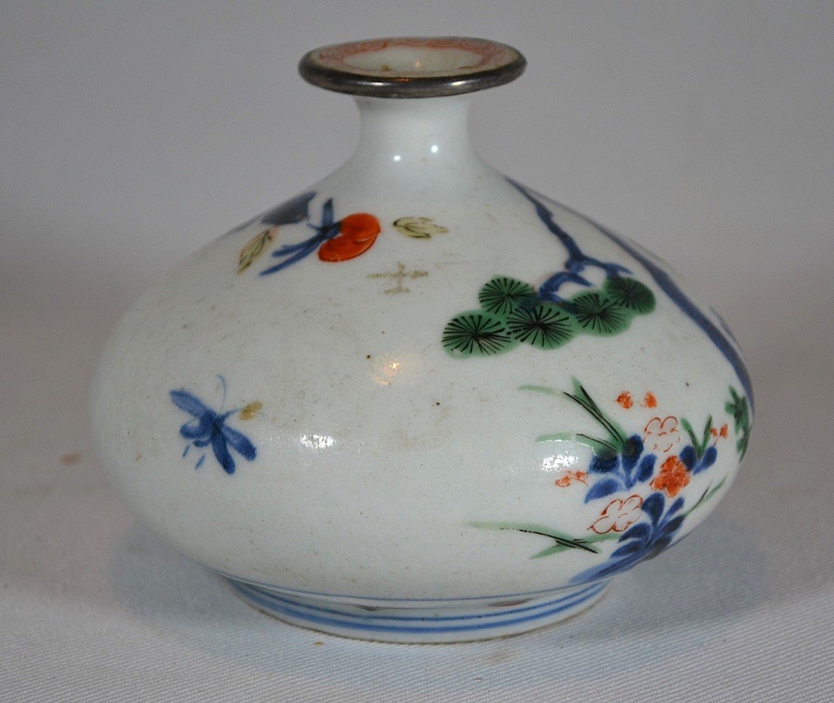 Wucai Porcelain Bottle, 17th Century China Or Japan, Transitional Or Genroku.-photo-2