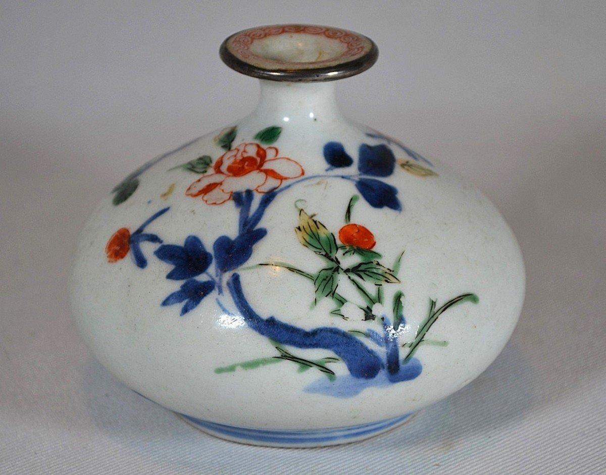 Wucai Porcelain Bottle, 17th Century China Or Japan, Transitional Or Genroku.